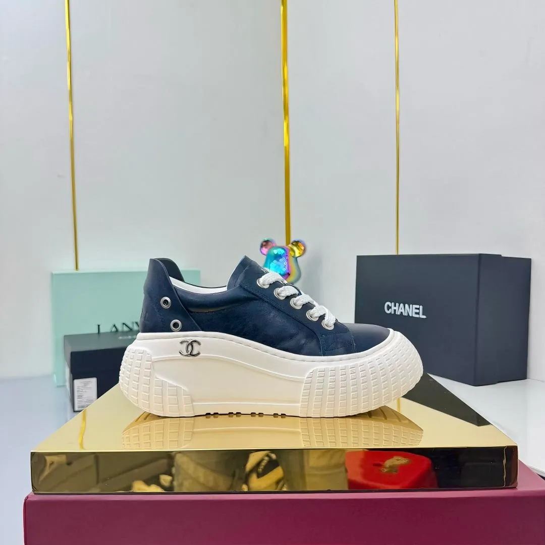 👟👟Ex-factory price 640👟👟 Chanel bread shoes ~ original calfskin panda shoes Chanel 25C latest hot style panda black and white sports shoes casual sneakers Xiaoxiang hot item classic black and white panda color coco girls must pay Fabric: original custom mixed sheepskin lining: original imported breathable mesh lining outsole: Original molded rubber + TPU combination Size: Women's 35-41